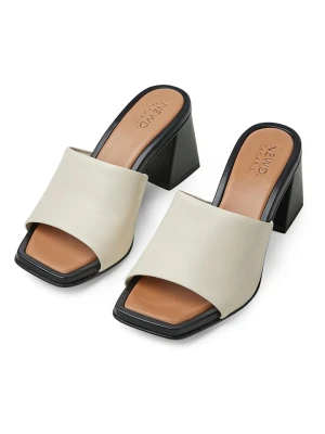 Tamaris Skórzane klapki w kolorze kremowym rozmiar: 38