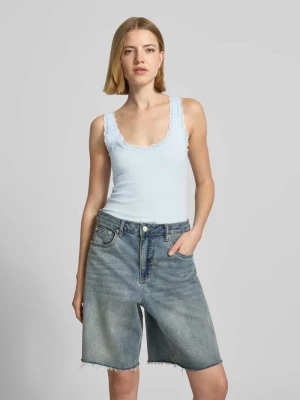 Tank top o kroju slim fit z mieszanka bawełny ekologicznej model 'NANA' Vero Moda
