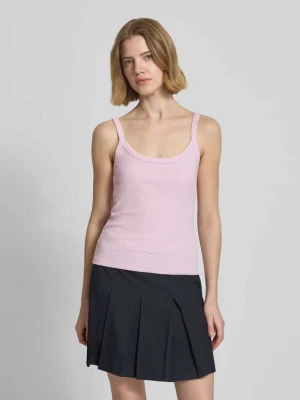 Tank top o kroju slim fit z mieszanki bawełny ekologicznej model 'MAY' Pieces