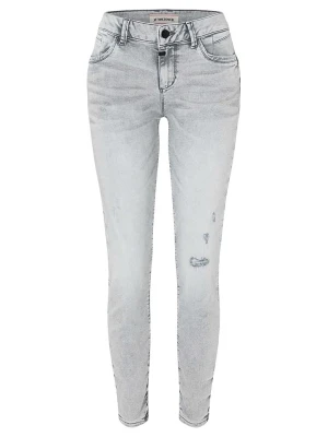 Timezone Dżinsy "Sanya" - Skinny fit - w kolorze jasnoszarym rozmiar: W27 / L30