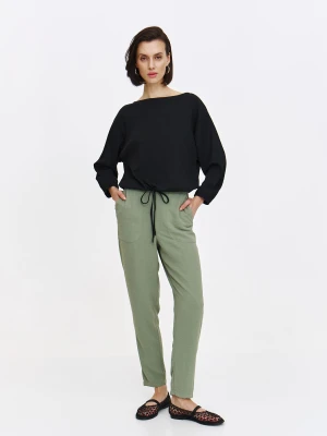 Tkaninowe spodnie w kolorze zgaszonej zieleni Top Secret