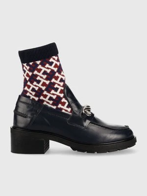 Tommy Hilfiger botki skórzane Tommy Monogram Bootie damskie kolor granatowy na słupku