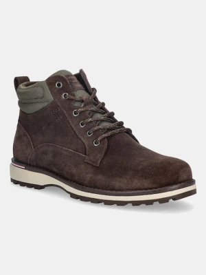 Tommy Hilfiger buty skórzane CORPORATE W SUEDE LACE BOOT męskie kolor brązowy FM0FM05605