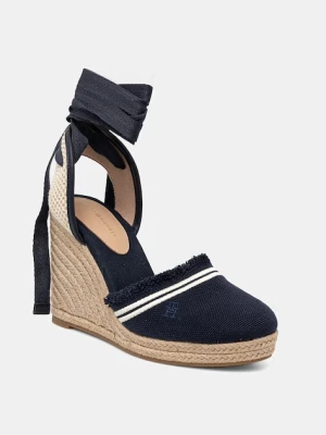 Tommy Hilfiger espadryle FRINGE CANVAS HIGH WEDGE kolor granatowy na koturnie FW0FW08878
