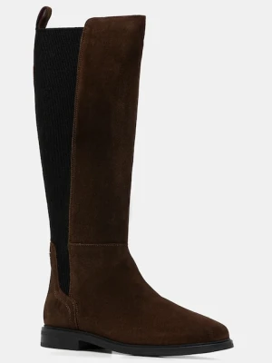 Tommy Hilfiger kozaki zamszowe FLAG SUEDE LONG BOOT damskie kolor brązowy na płaskim obcasie FW0FW08779