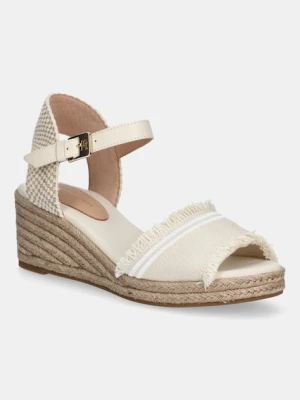 Tommy Hilfiger sandały FRINGE CANVAS MEDIUM WEDGE kolor beżowy FW0FW08879