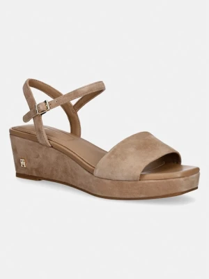 Tommy Hilfiger sandały na koturnie zamszowe SUEDE WRAPPED MID WEDGE