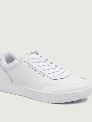 Tommy Hilfiger Skórzane sneakersy Basket Core biały
