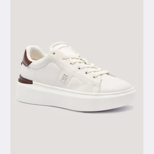 Tommy Hilfiger Skórzane sneakersy CHIC