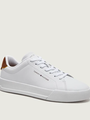 Tommy Hilfiger Skórzane sneakersy | zamsz biały