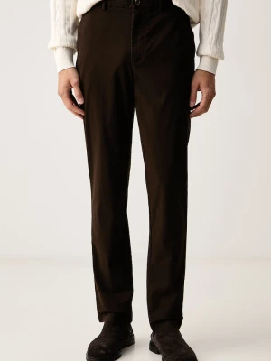 Tommy Hilfiger spodnie chinos męskie bawełniane z elastanem brązowy