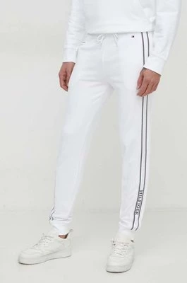 Tommy Hilfiger spodnie dresowe kolor biały z aplikacją UM0UM03198