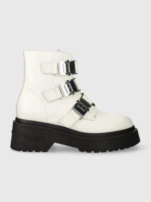 Tommy Jeans botki skórzane TJW CHUNKY BOOT HARDWARE damskie kolor biały na platformie EN0EN02443