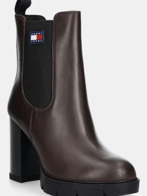Tommy Jeans botki skórzane TJW LEATHER HEEL BOOT damskie kolor brązowy na słupku lekko ocieplone EN0EN02831