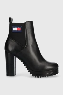 Tommy Jeans botki skórzane TJW NEW ESS HIGH HEEL BOOT damskie kolor czarny na płaskim obcasie EN0EN02439