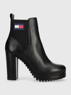 Tommy Jeans botki skórzane TJW NEW ESS HIGH HEEL BOOT damskie kolor czarny na płaskim obcasie EN0EN02439