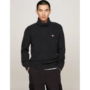 Tommy Jeans Golf | Slim Fit | z dodatkiem wełny