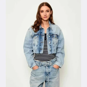 Tommy Jeans Jeansowa kurtka | Cropped Fit