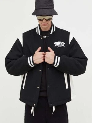 Tommy Jeans kurtka bomber z domieszką wełny kolor czarny przejściowa