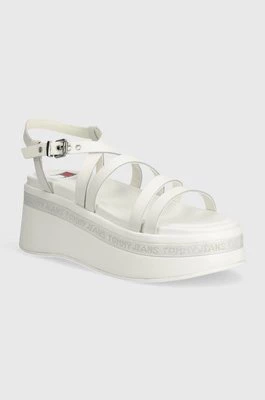 Tommy Jeans sandały skórzane TJW STRAPPY WEDGE SANDAL kolor biały EN0EN02516