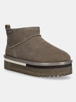 Tommy Jeans śniegowce zamszowe TJW FLATFORM SNOW BOOT SUEDE kolor zielony EN0EN02841
