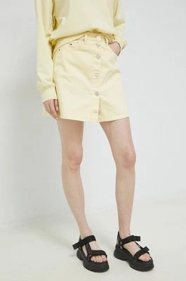 Tommy Jeans spódnica jeansowa kolor żółty mini rozkloszowana