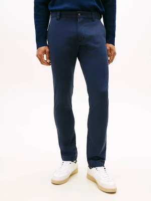 Tommy Jeans Spodnie chino Scanton TH x F.C. Liverpool | Slim Fit