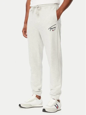 Tommy Jeans Spodnie dresowe DM0DM23593 Szary jasny Regular Fit