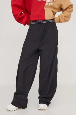 Tommy Jeans spodnie dresowe kolor czarny gładkie DW0DW17316