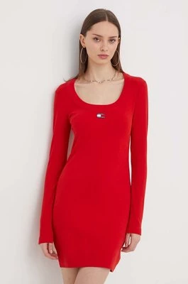 Tommy Jeans sukienka kolor czerwony mini dopasowana DW0DW17424