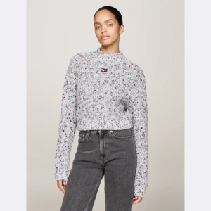 Tommy Jeans Sweter | Cropped Fit | z dodatkiem wełny