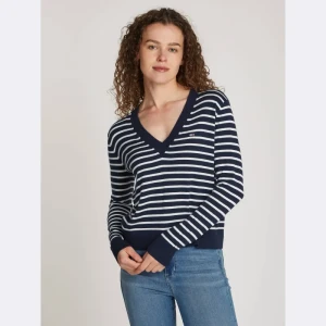 Tommy Jeans Sweter essential | Regular Fit