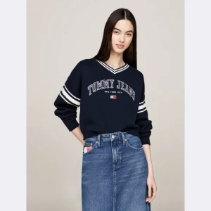 Tommy Jeans Sweter VARSITY | Regular Fit