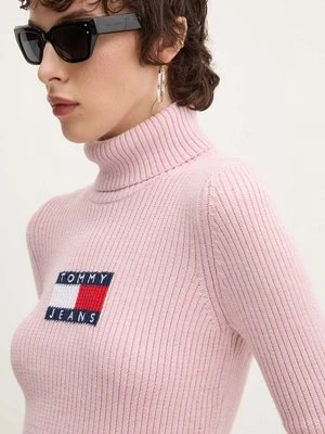 Tommy Jeans sweter z domieszką wełny kolor różowy z golfem DW0DW18678