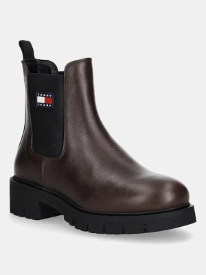 Tommy Jeans sztyblety TJW CHELSEA LEATHER BOOT damskie kolor brązowy na płaskim obcasie EN0EN02825