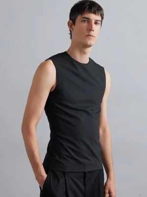 Top 032c