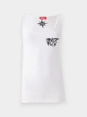 Top 032c