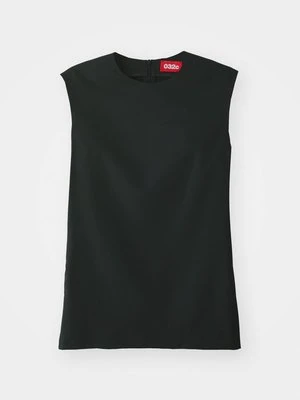 Top 032c