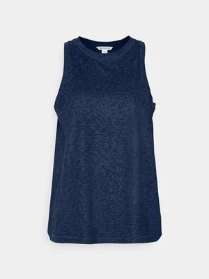 Top Athleta
