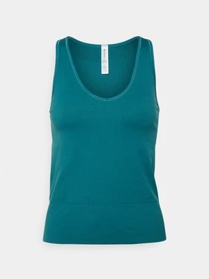 Top Athleta