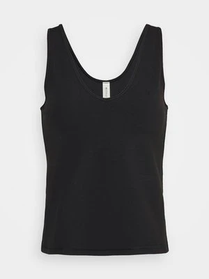 Top Athleta