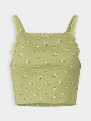Top BDG Urban Outfitters