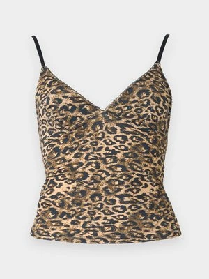 Top BDG Urban Outfitters