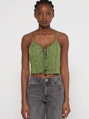 Top BDG Urban Outfitters