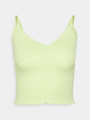 Top BDG Urban Outfitters