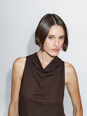 Top Bez Rękawów Z Drapowanym Dekoltem - Brązowy - - Massimo Dutti - Kobieta