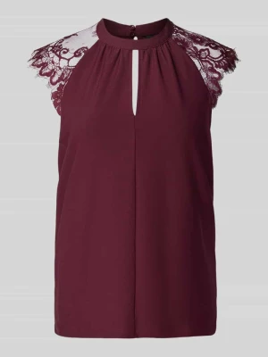 Top bluzkowy o kroju regular fit z dodatkiem koronki model ‘MILLA’ Vero Moda