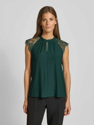 Top bluzkowy o kroju regular fit z dodatkiem koronki model ‘MILLA’ Vero Moda