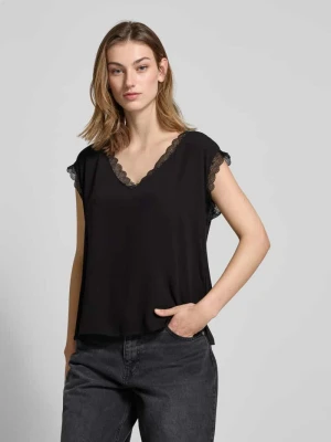 Top bluzkowy o kroju regular fit z obszyciem koronką model ‘JASMINA’ Only