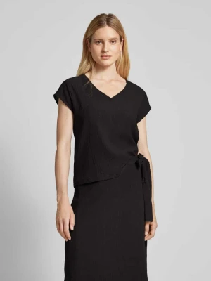 Top bluzkowy z dekoltem w serek model ‘Rosa’ b.Young